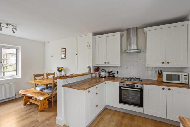 25 Howe Road-11.jpg