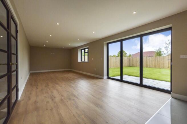 Rear Aspect Living