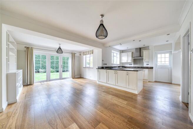 Kitchen/Dining Area