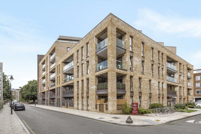 2 bedroom flat for sale in The Grange Bermondsey SE1, SE1