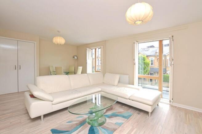 ab220872-Living 2...