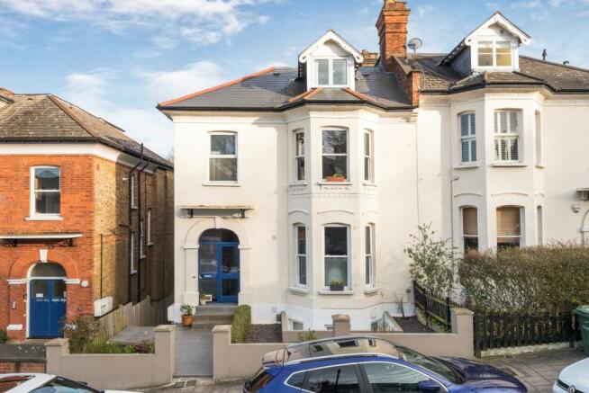 2 bedroom flat for sale in london