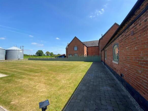 Front garden.jpg