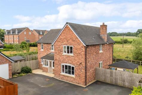 Manor Close, Whitchurch.