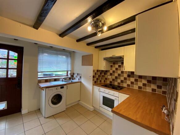 Kitchen 2.jpg