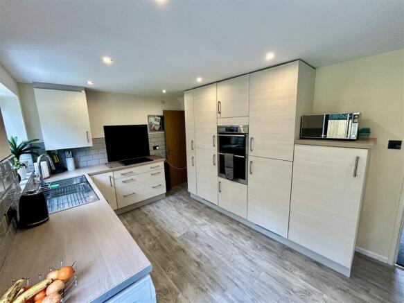 kitchen1.JPG