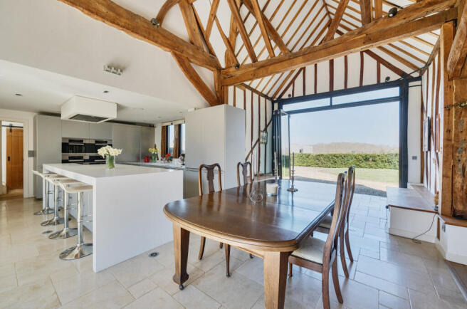 Kitchen/Dining Area