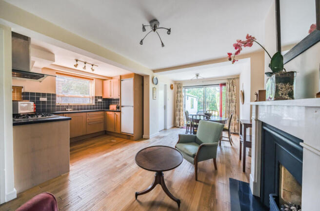 Kitchen/Dining Room