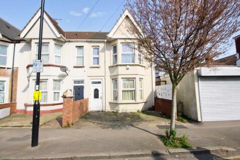 Southall - 3 bedroom end of terrace house for sale