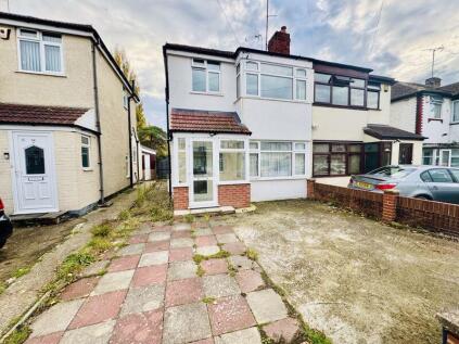 Neal Avenue, Southall