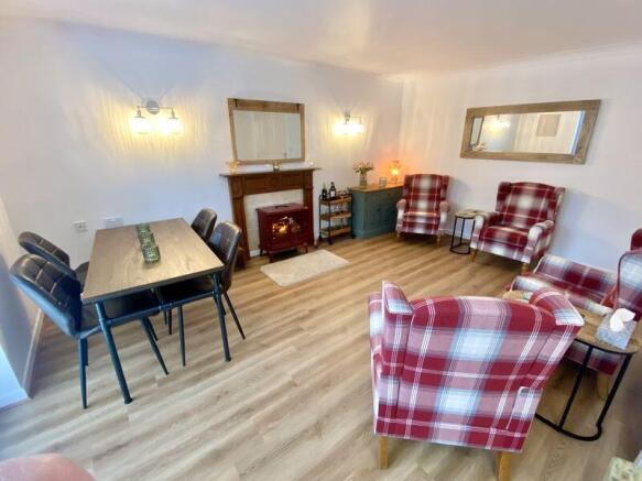 Lounge/Dining Room