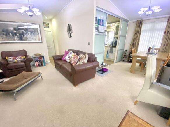 Lounge/Dining Room