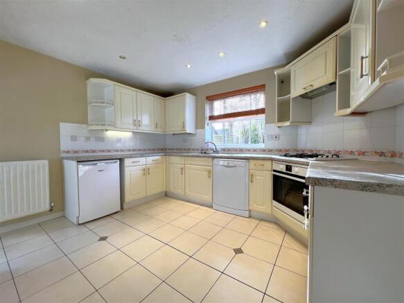 kitchen..jpg