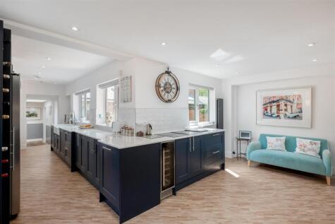 Moreton Paddox, Moreton Morrell