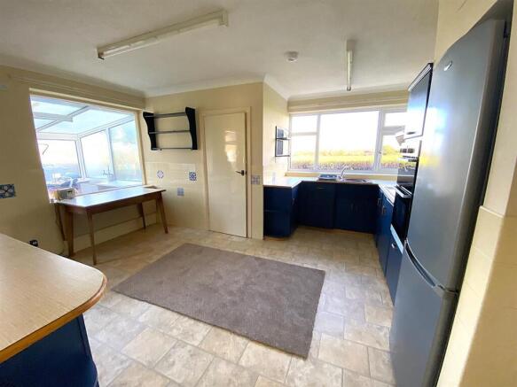 kitchen 2.JPEG