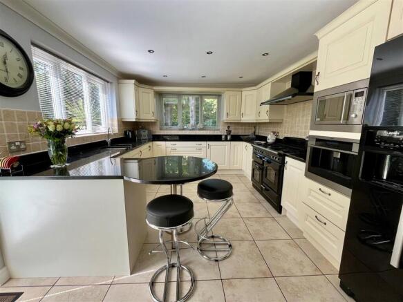 Kitchen Area.jpg