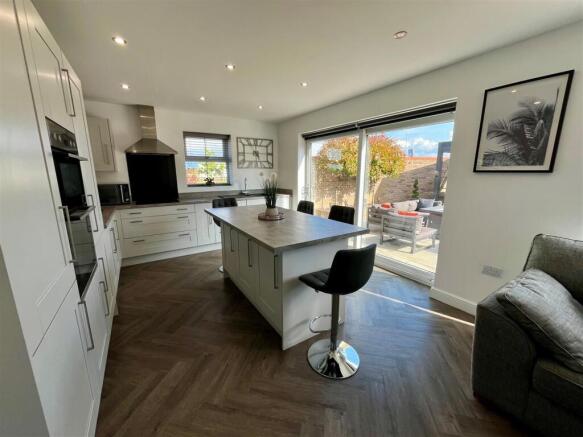 Dining Kitchen - Image Three.jpg