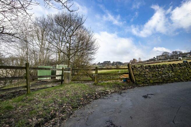 Entrance off Goose Nest Lane