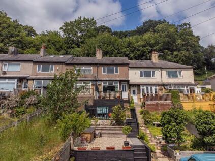 16 Parkfield Drive, Triangle, HX6 3PJ