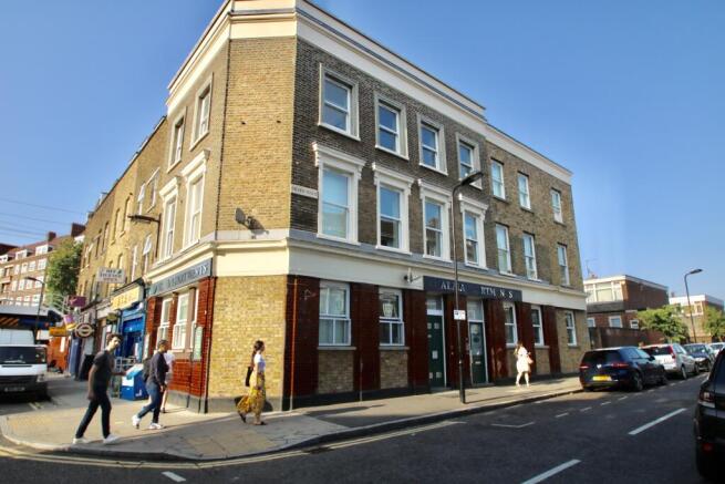 2 bed apartment to rent on Oriel Road, Homerton, 