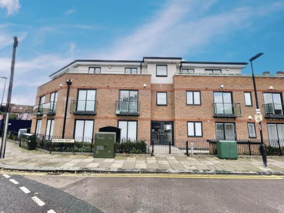 1 bedroom Apartment with balcony for rent