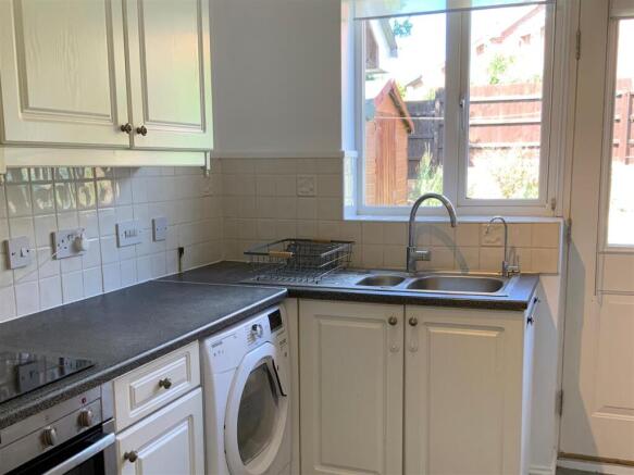 5 kitchen white goods (2).jpeg