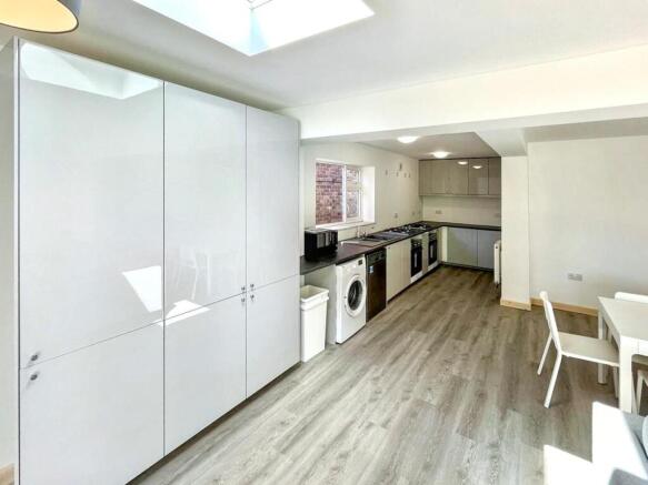 SUrUSh9a1kCHfdj5FL8B0g (1).jpg