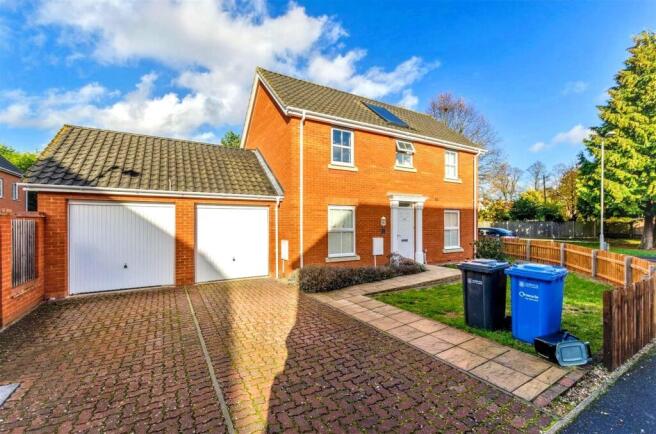 gnv51T34YEiEtzPX9vN0FQ (1).jpg