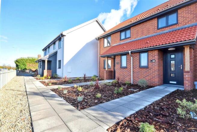 yVyrks0ns0CMVTYaKsC4ww (1).jpg