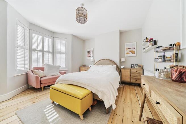 Bedroom L .jpg