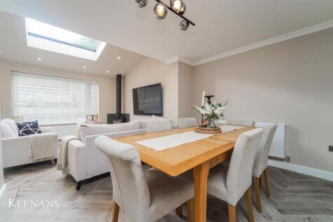 Petre Crescent, Rishton