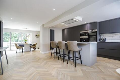 Hawthorn Gardens, Clayton Le Moors