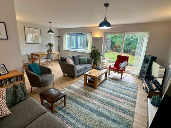 WhatsApp Image 2025-09-05 at 09.54.10_290b4a54.jpg