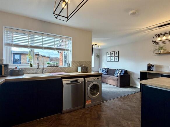 Impressive kitchen/dining/family room