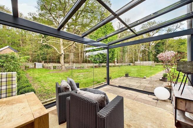 Modern Contemporary Glass Room