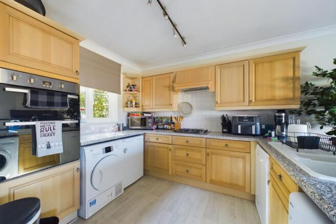Kitchen/ Dining Room