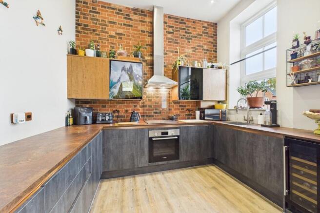 Kitchen / Living Area