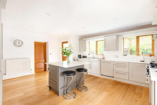 Kitchen/Breakfast Rm
