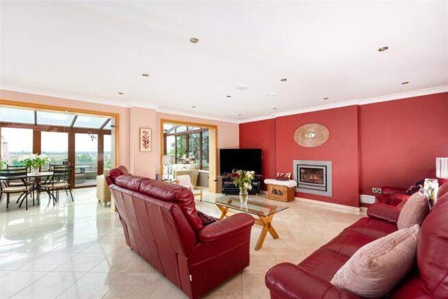 Sitting/Dining Room