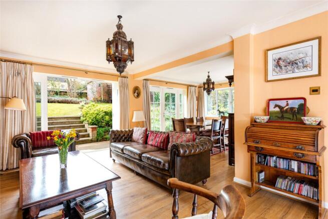 Sitting/Dining Room