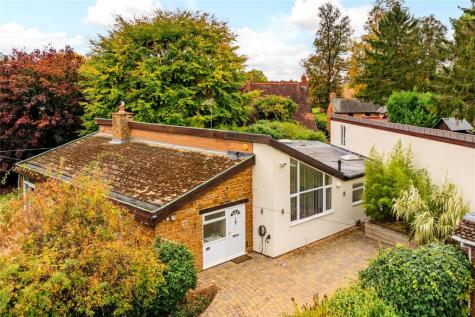 Bricketts Lane, Flore, Northampton, Northamptonshire, NN7