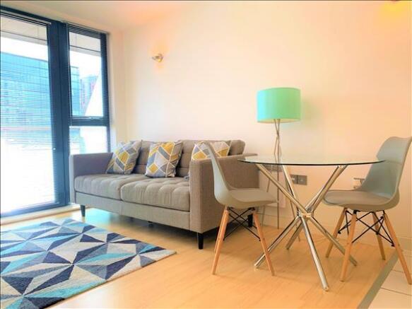2 bedroom Flat for sale