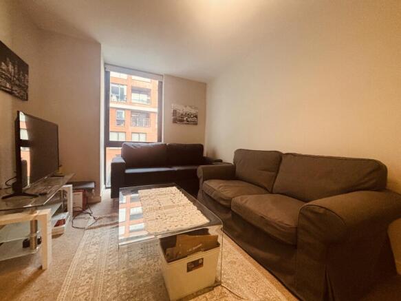 Very well presented a apartment in Adelphi Wharf