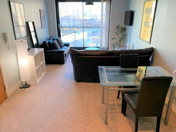 TOP FLOOR APARTMENT IN AN EXCELLET CENTRAL LOCATI
