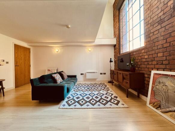 Beautiful Duplex Apartment with ample Character