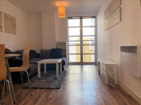 ONE BEDROOM APARTMENT WITH STUDY IN THE CITY CENT