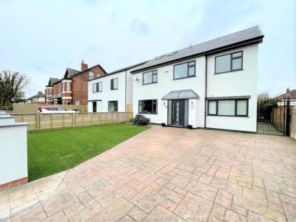 Queens Drive, SK4 3JW