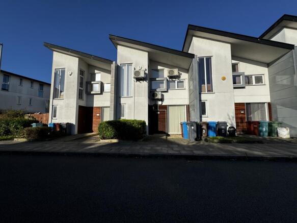 3 bed terraced house for sale Athletes Way, Manch