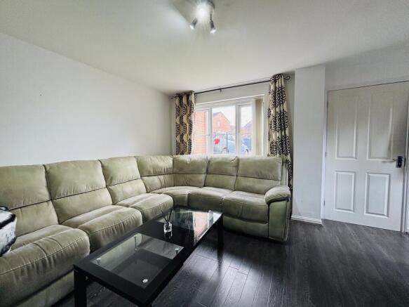 UNFURNISHED Family house available with parking