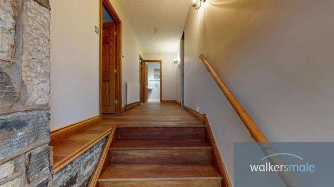 7-Hall-Close-12092021_202801